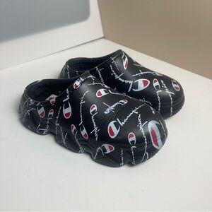 CHAMPION Super Meloso Warped Slides Black White Logo Big Kids Size 2